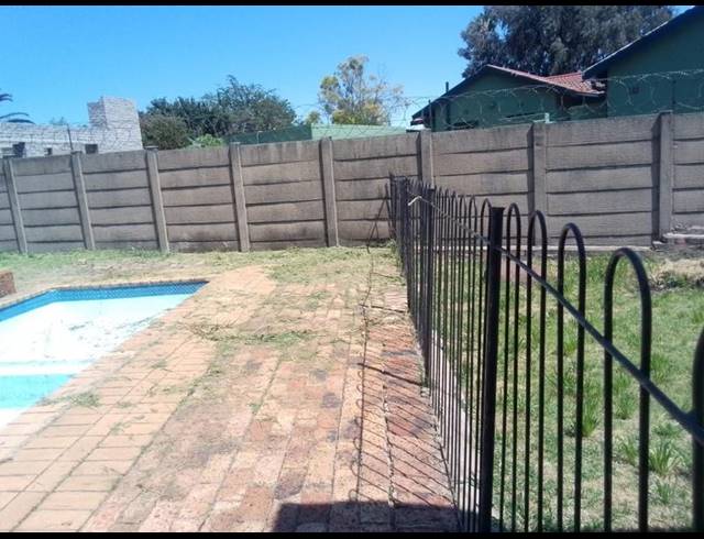 5 BEDROOM HOUSE FOR SALE IN BONANNE